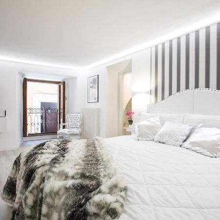My Piazza Navona Jacuzzi Suite -Topcollection Roma Exterior foto